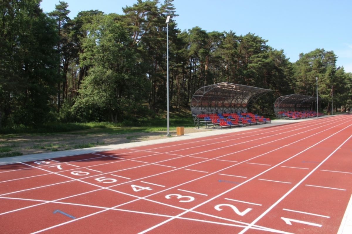 Salacgrīvā noslēgusies stadiona pārbūve Zvejnieku parkā