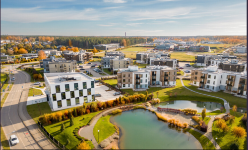 Salienā turpinās mazstāvu dzīvojamā kompleksa būvniecība