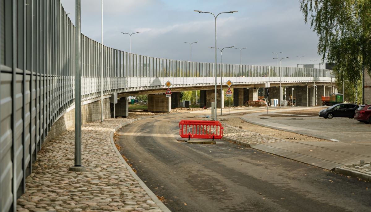 Noņemti vairāki satiksmes ierobežojumi ap Sarkandaugavas pārvadu