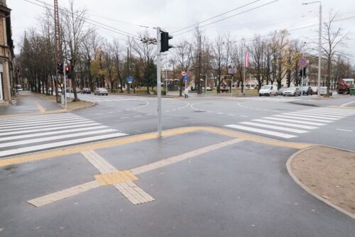 Īstenoti pirmie rosinātie uzlabojumi pie Rīgas mācību iestādēm