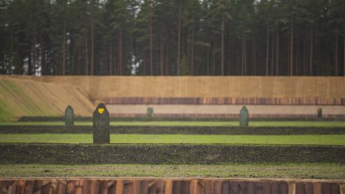 Atklās Alūksnes militārās bāzes jauno sporta kompleksu