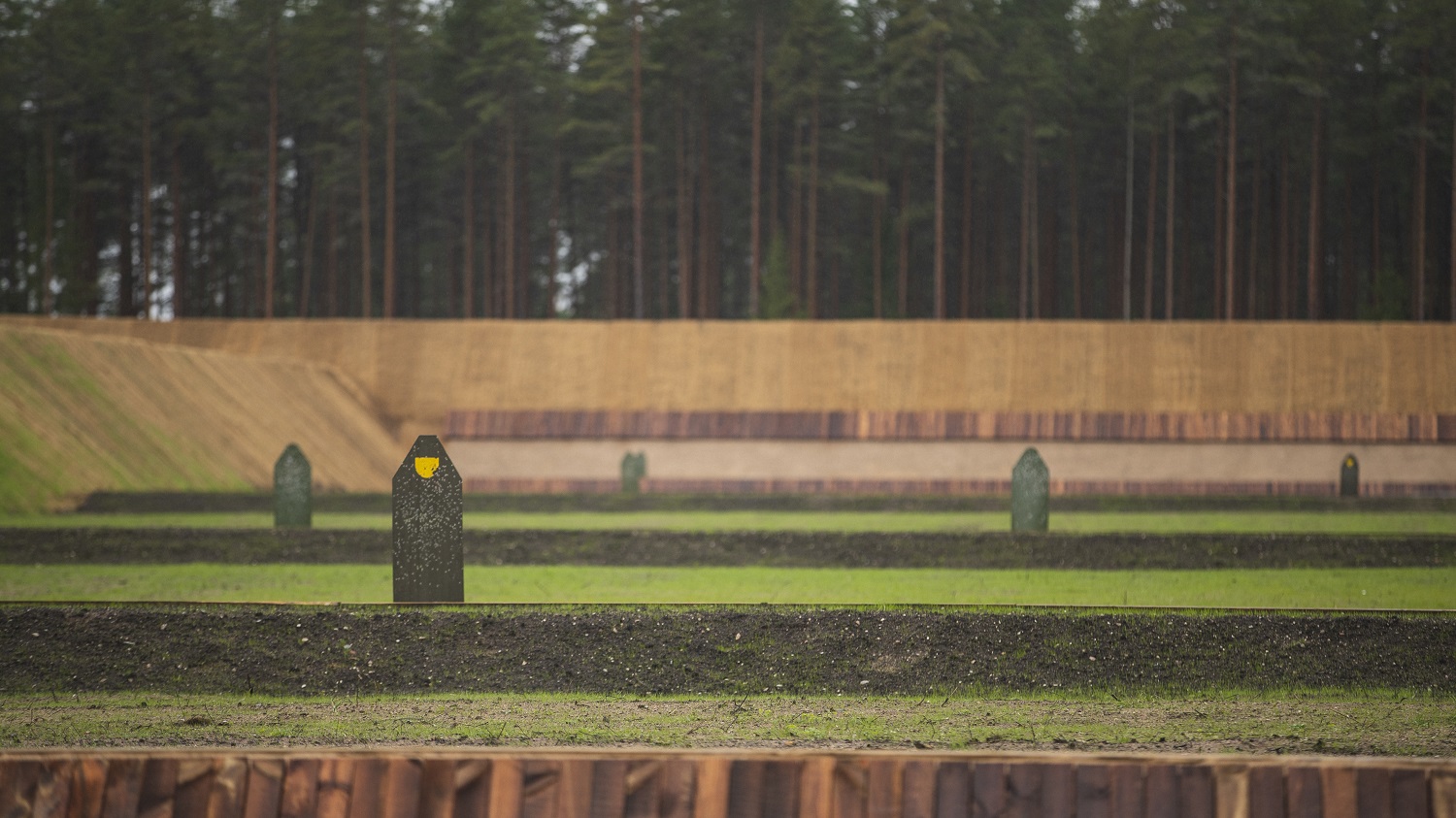 Atklās Alūksnes militārās bāzes jauno sporta kompleksu