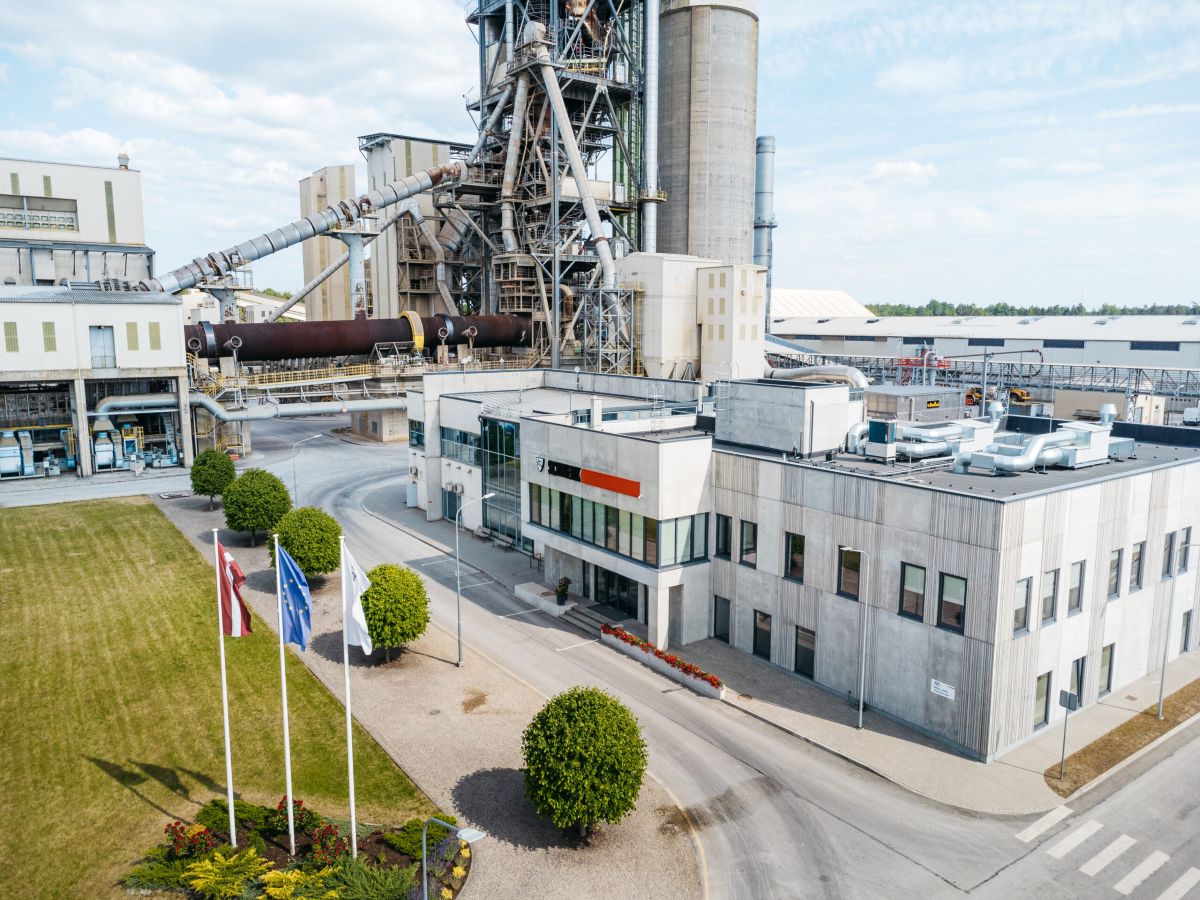 “SCHWENK Latvija” īstenos cementa ražošanas dekarbonizāciju Brocēnos