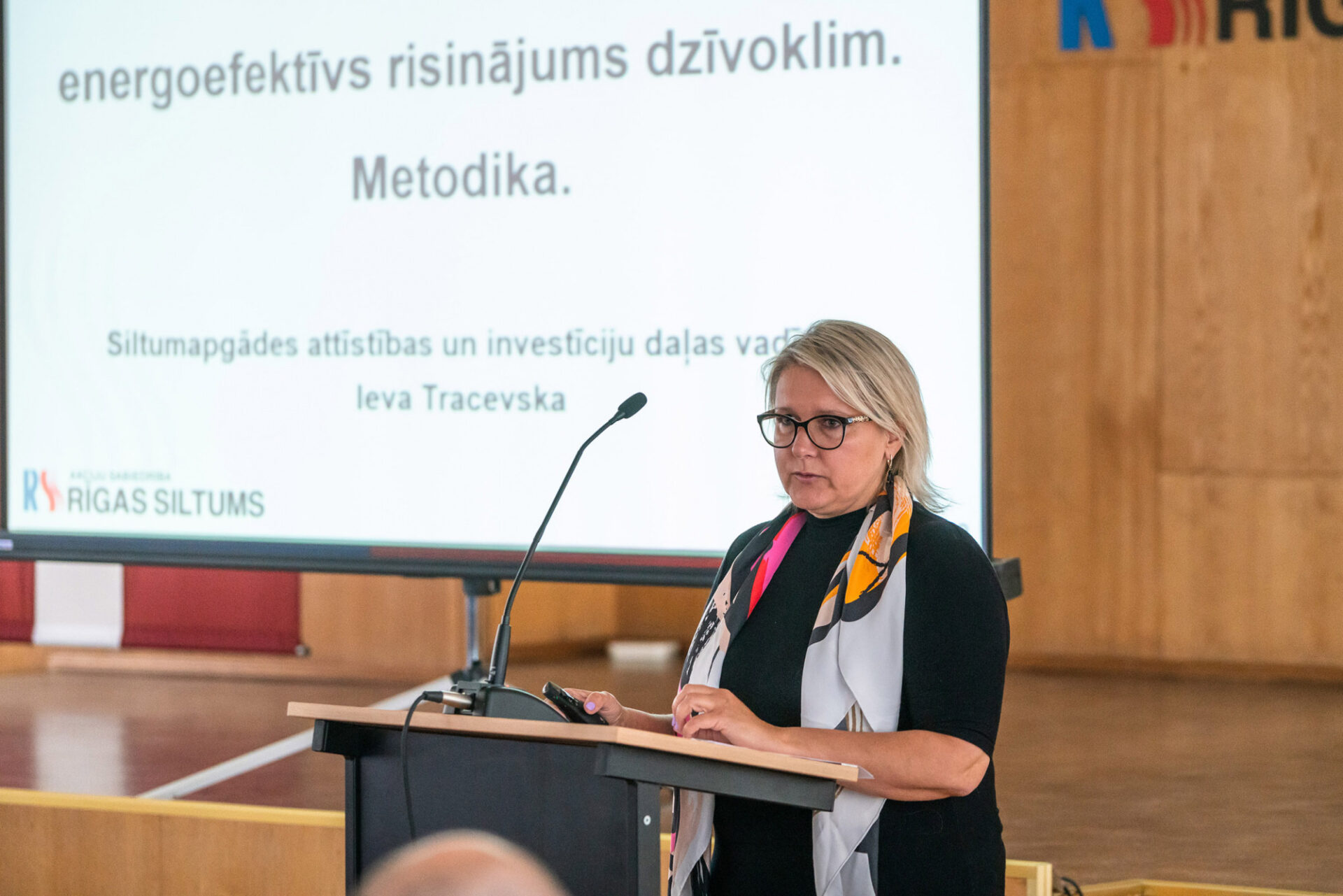 Sāk praktiskus seminārus, kā samazināt tēriņus par apkuri