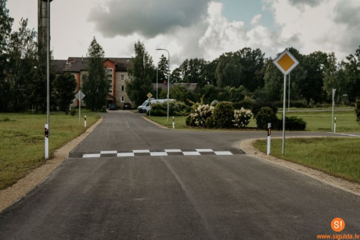 Noslēgušies autoceļu atjaunošanas un pārbūves darbi Sidgundā