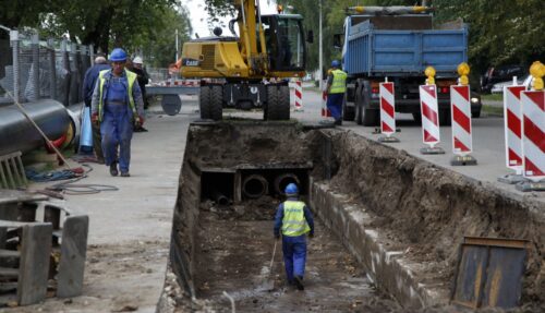 Atjauno kanalizācijas vadus Brīvības un Krišjāņa Barona ielā