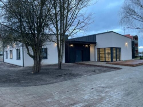 Pabeigti grupu dzīvokļu mājas 