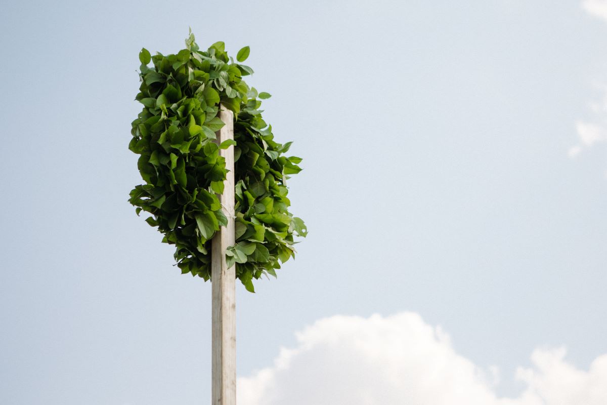 Magdelēnas kvartāla pirmajam īres namam atzīmēti spāru svētki