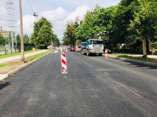 Atklās atjaunoto Sporta ielu Rīgā