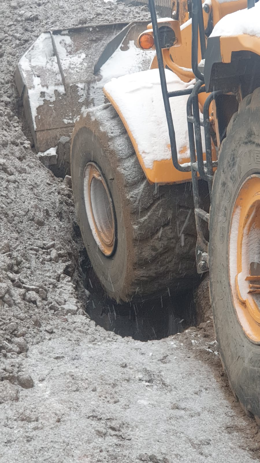 Rīgas stacijā iebrukusī šahta būvprojektā nebija norādīta