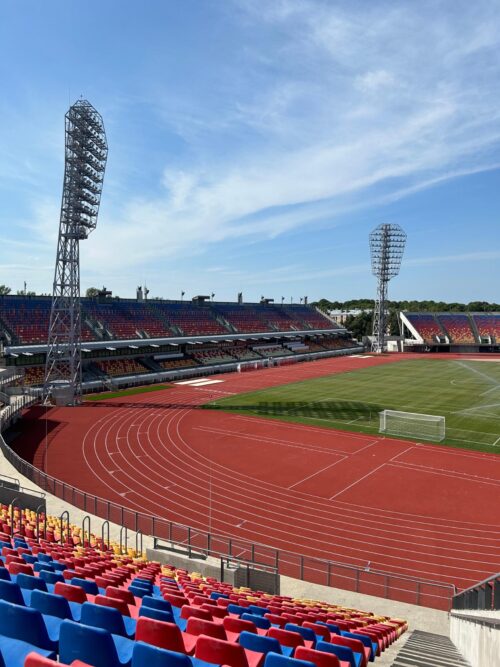 Daugavas stadiona laukuma apsilde nodrošina optimālu temperatūru arī ziemā