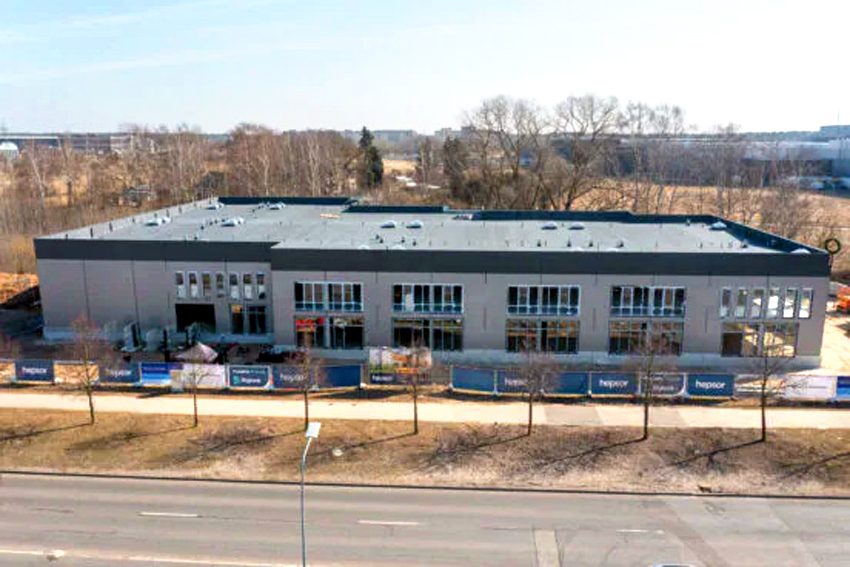 Jaunajam biznesa kompleksam “StokOfiss” svin spāru svētkus