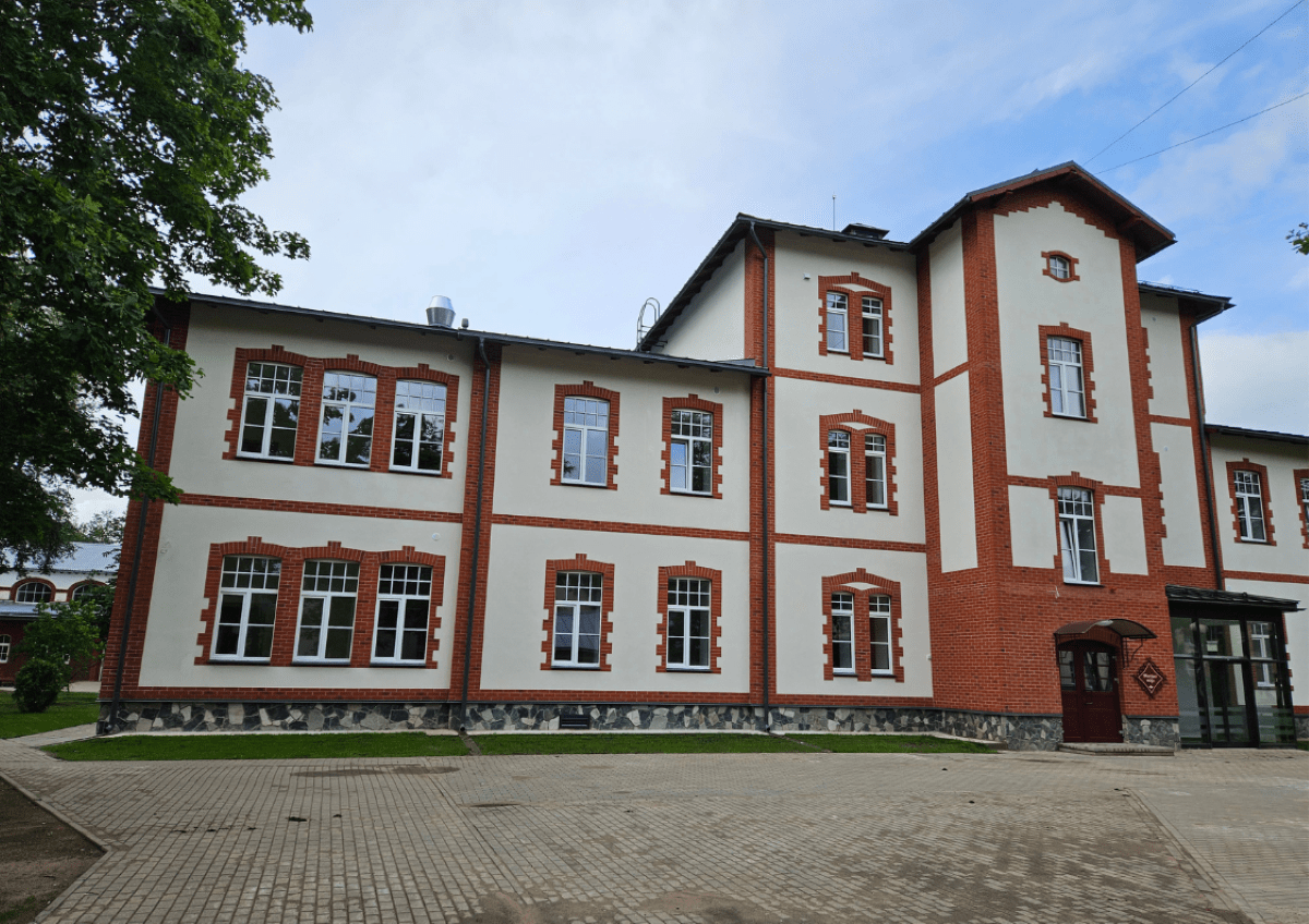 Ekspluatācijā nodota Strenču slimnīcas Marijas mājas pārbūvētā ēka