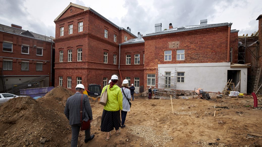 Rēzeknē restaurē Surmoņinu namu