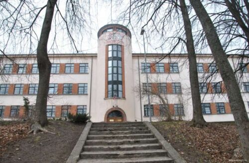 Neparedzētu darbu dēļ Talsu Valsts ģimnāzijas pārbūve ieilgs