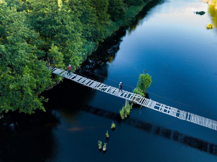 Ventspils novadā atjaunos trošu tiltu pār Irbes upi