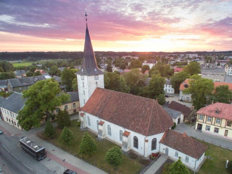 Atjauno Tukuma evaņģēliski luterisko baznīcu