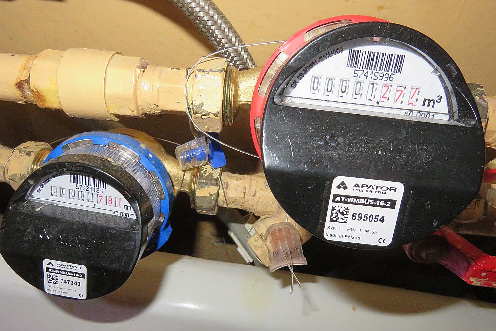 Ventspils mājās ierīko attālināti nolasāmos ūdensskaitītājus