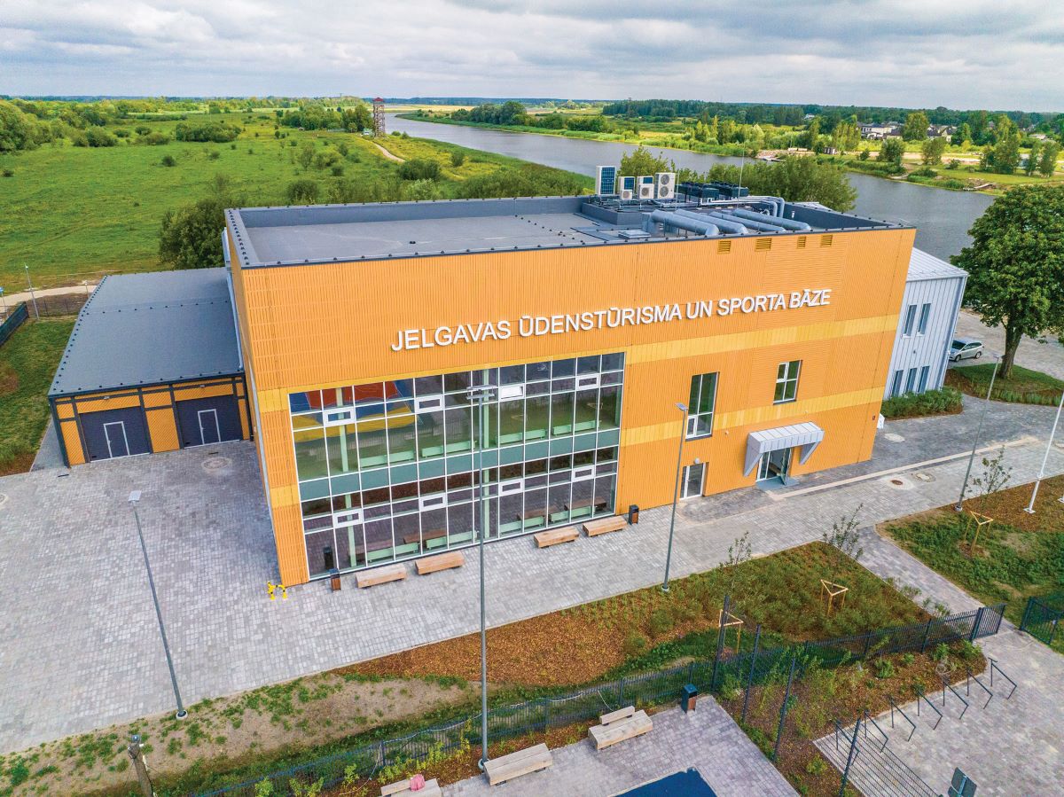 Jelgavā ekspluatācijā nodota jaunuzceltā ūdenstūrisma un sporta bāze