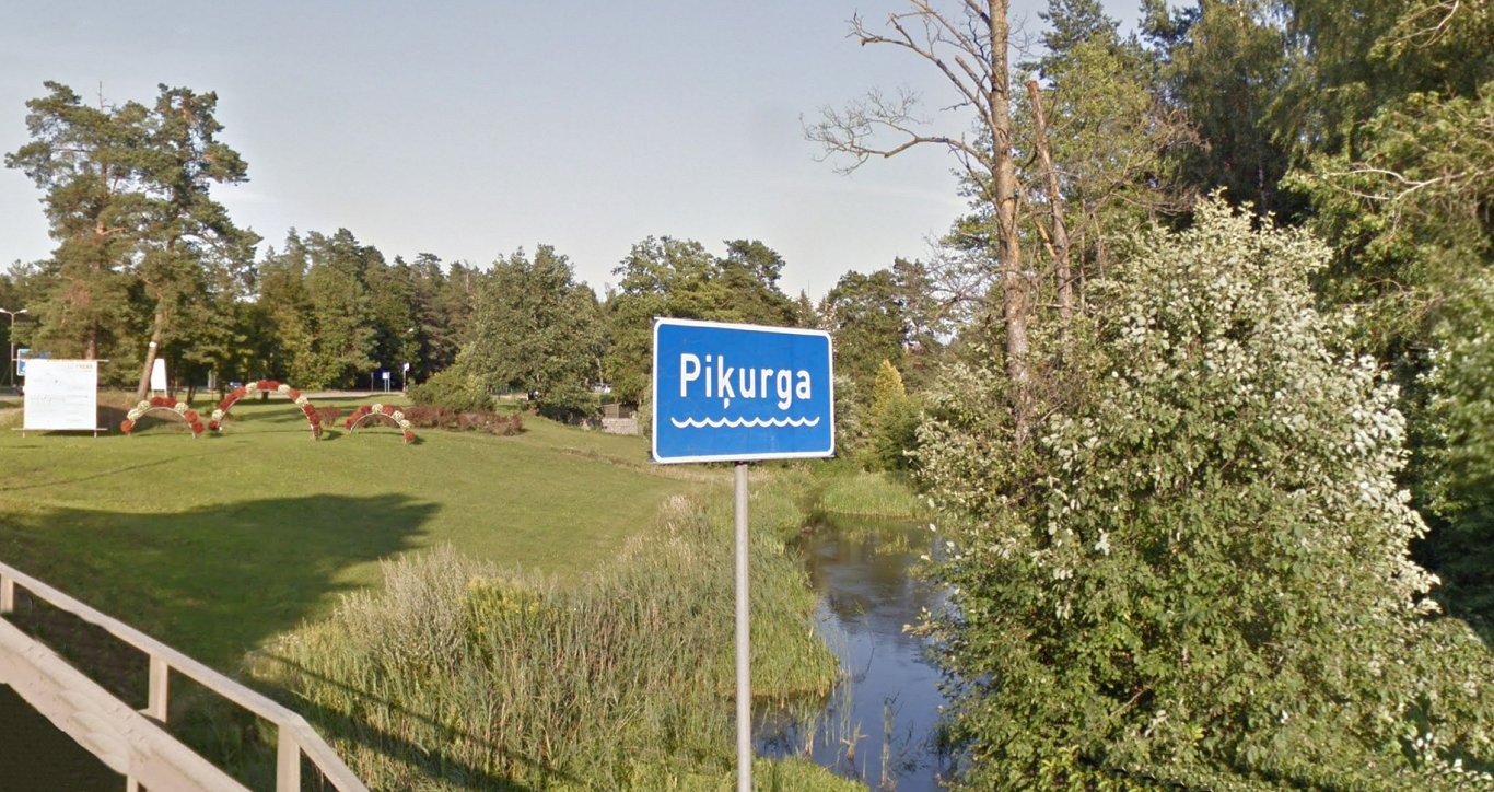 Ulbrokā pārbūvēts tilts pār Piķurgu