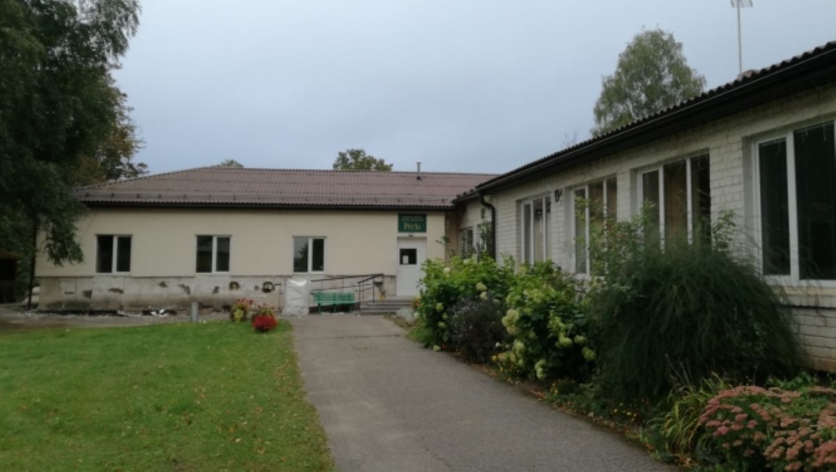 Uzlabo energoefektivitāti sociālās aprūpes centra ēkai Umurgā