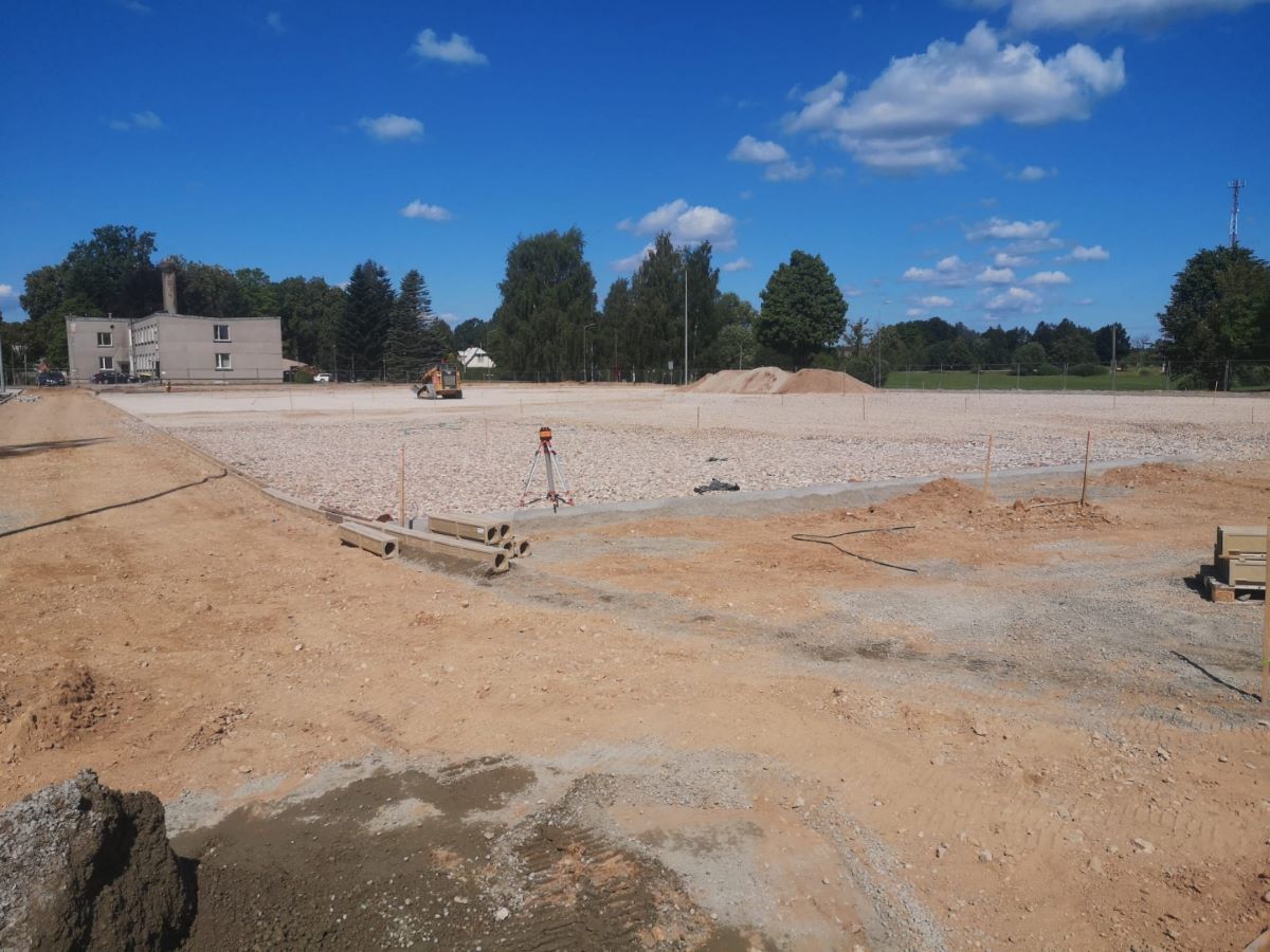 Veic apjomīgu Valdemārpils vidusskolas sporta laukuma pārbūvi