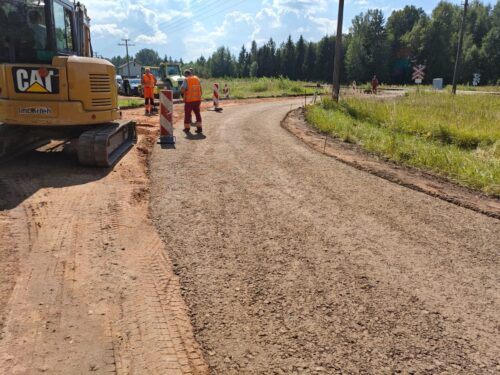 Valmieras novadā atjauno grants ceļus un veic divkārtu virsmas apstrādi
