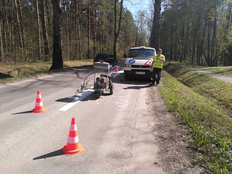 Valmierā atjauno ielu horizontālo apzīmējumu