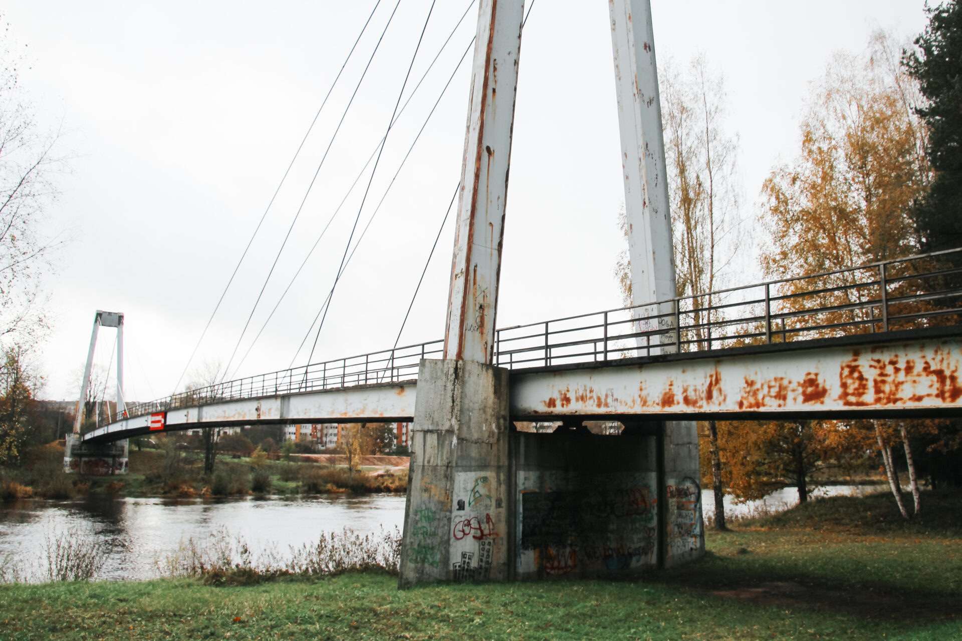 Sākta Gājēju vanšu tilta pār Gauju atjaunošana Valmierā