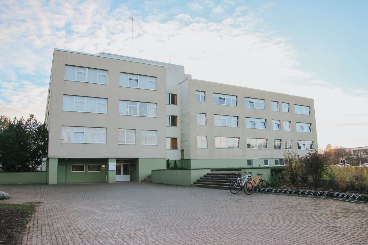 Pārbūvē Valmieras 2. vidusskolas mazo sporta zāli