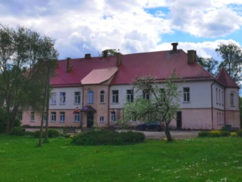 Tukuma novada Vānē bijušo skolu pārbūvēs par bērnudārzu