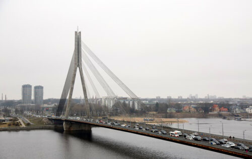 Uz Vanšu tilta atjaunos asfalta segumu