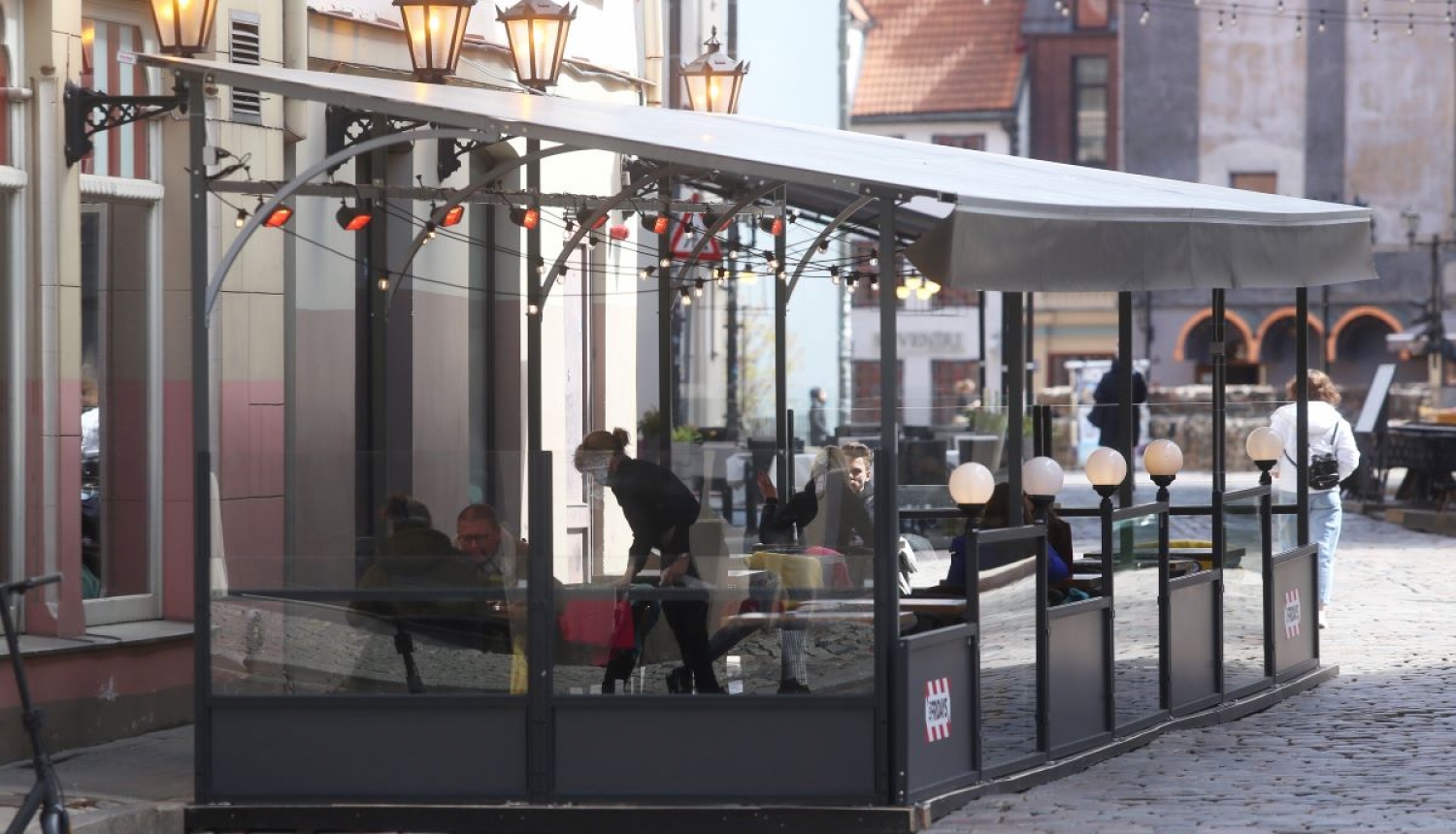 Piedāvā izvēlēties risinājumus parkletiem un āra kafejnīcām