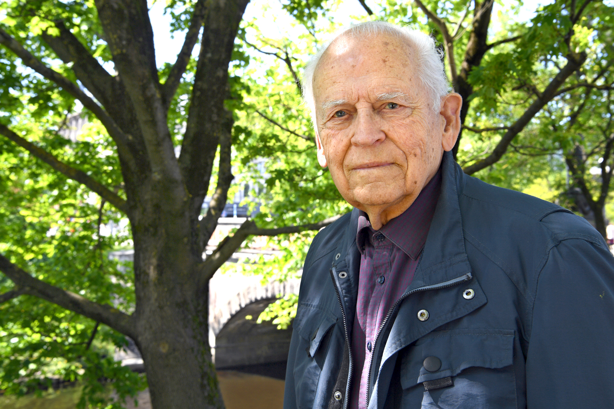 Godinām krietnos aroda darītājus