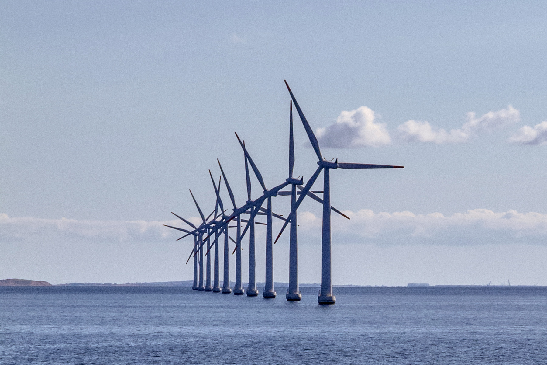 Ventspils osta atzīta par piemērotu vietu atkrastes vēja parku apkalpošanai