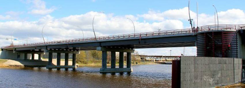 Būvniekam būs jālabo būvniecības defekti pār Ventas tiltu