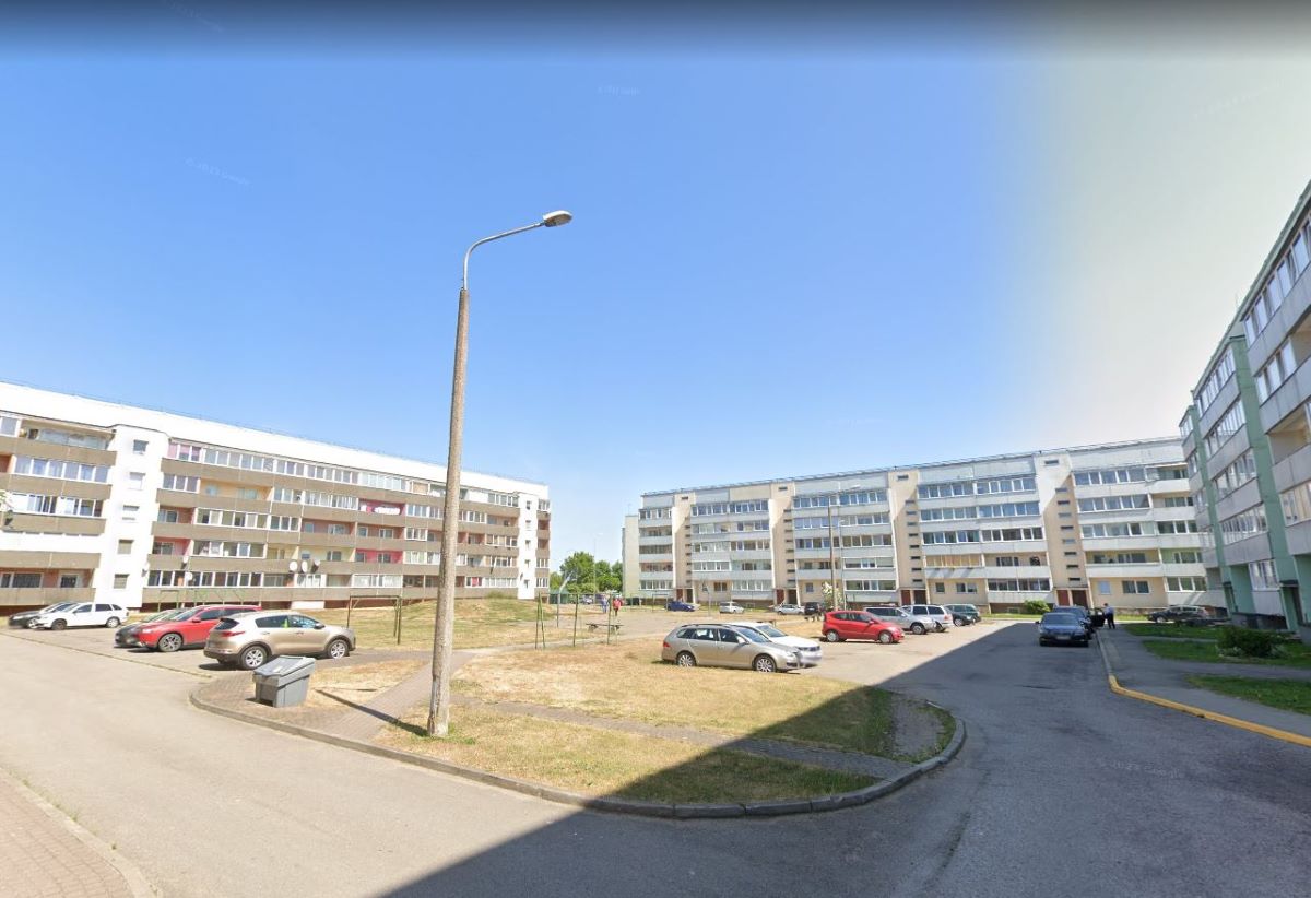 Daudzdzīvokļu ēku pagalmos Ventspilī ierīko energoefektīvu LED apgaismojumu