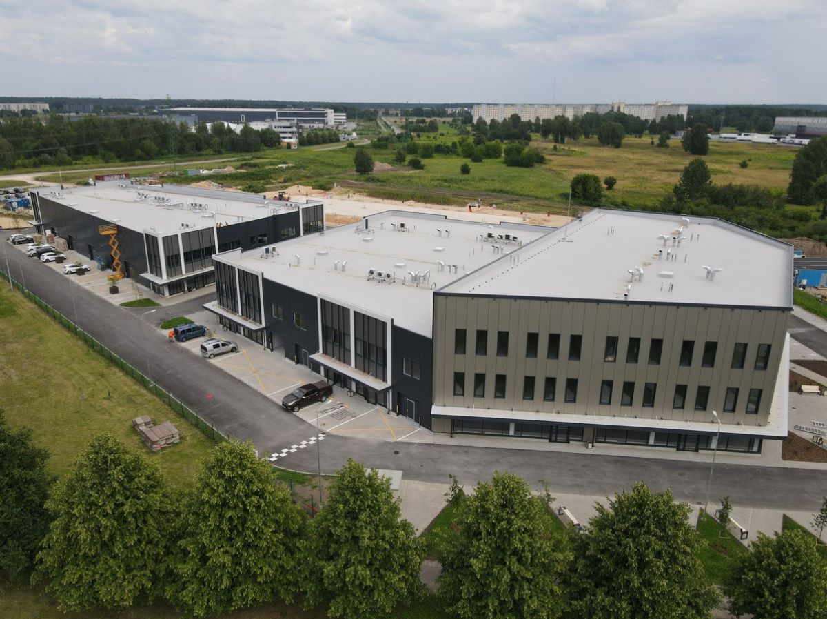 “Versum” biznesa centrs Rīgā pāries uz saules enerģijas izmantošanu