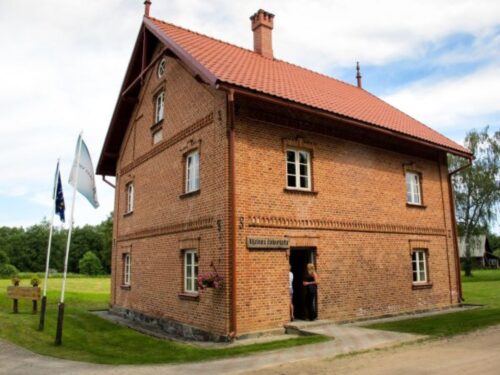 Restaurēta vēsturiskā Vijciema čiekurkaltes ēka