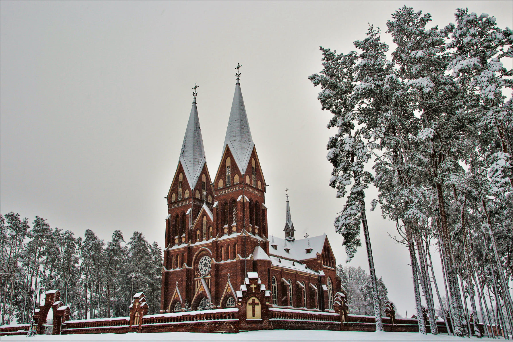 Piešķir līdzekļus Viļakas baznīcas jumta un torņu restaurācijai