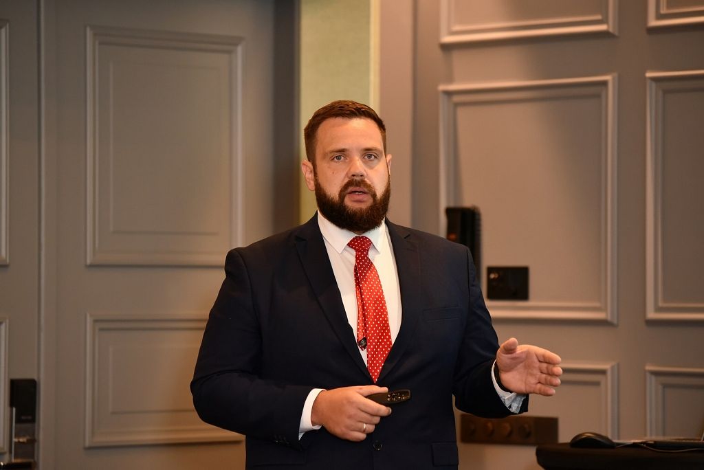 Vitenbergs iecelts par EM parlamentāro sekretāru