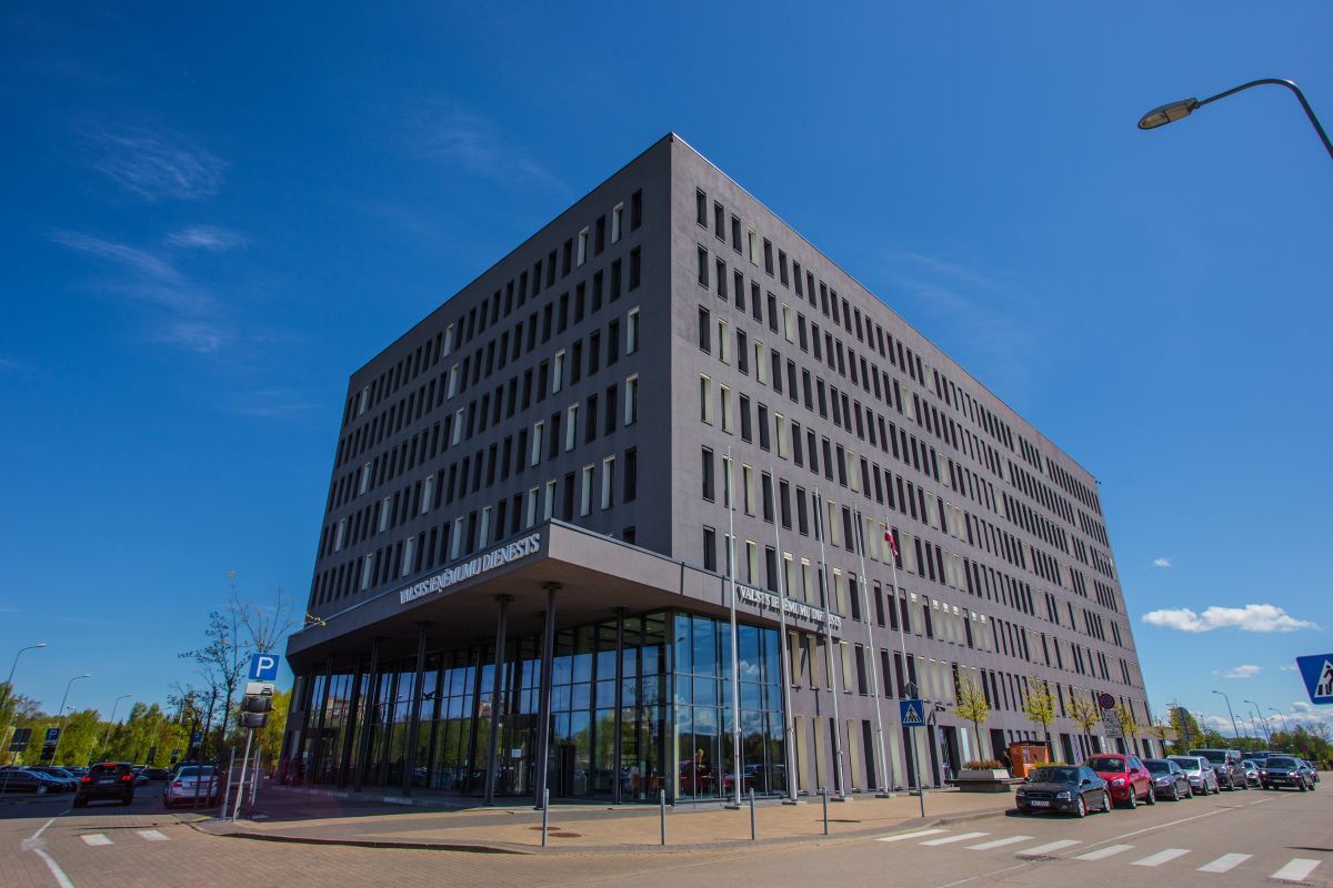 Tiek piedāvāts iznomāt komerctelpas Valsts biroju ēkā Talejas ielā 1