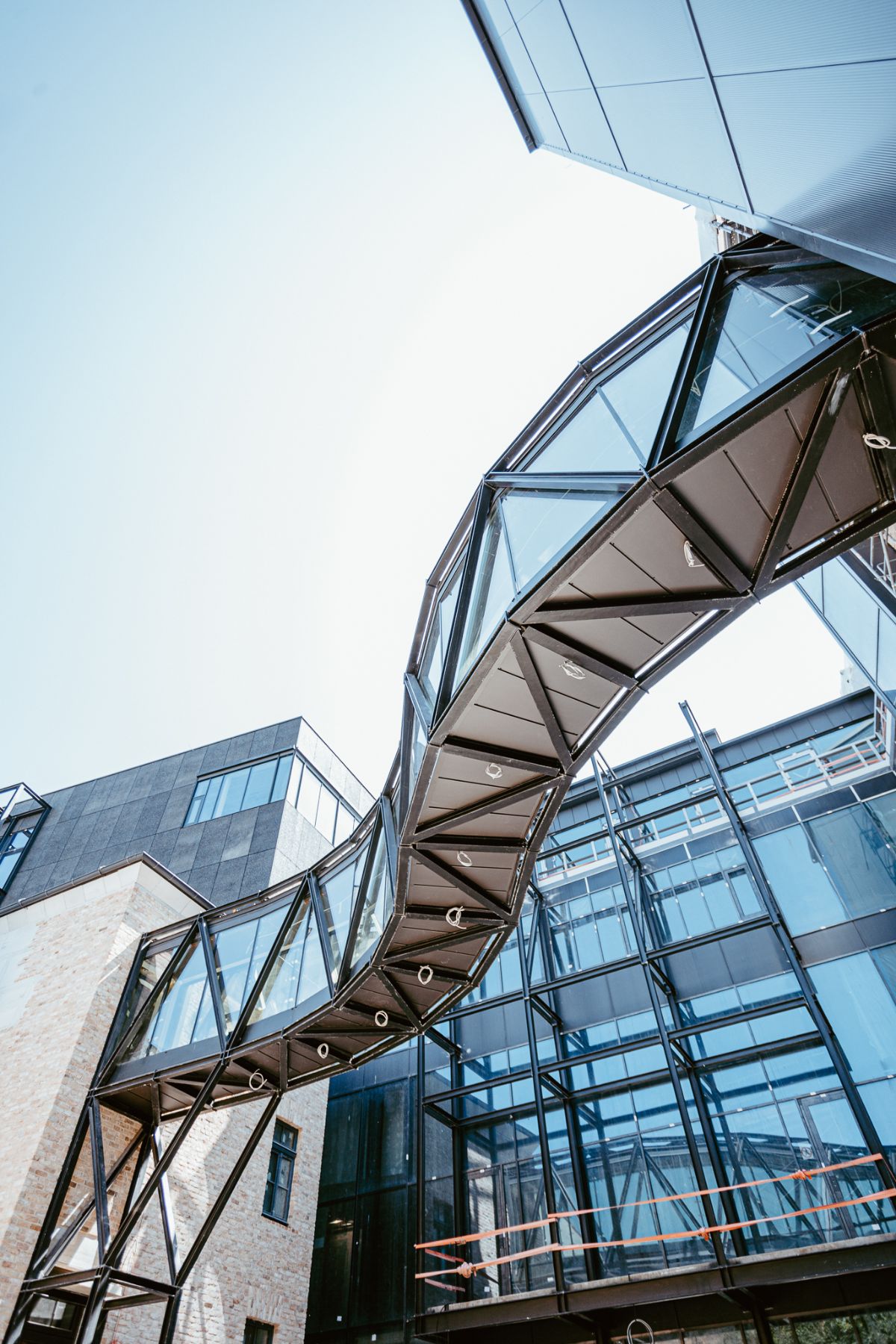 JRT būvnieks “SBSC” nākamgad maksās VNĪ līgumsodu pusmiljona eiro apmērā