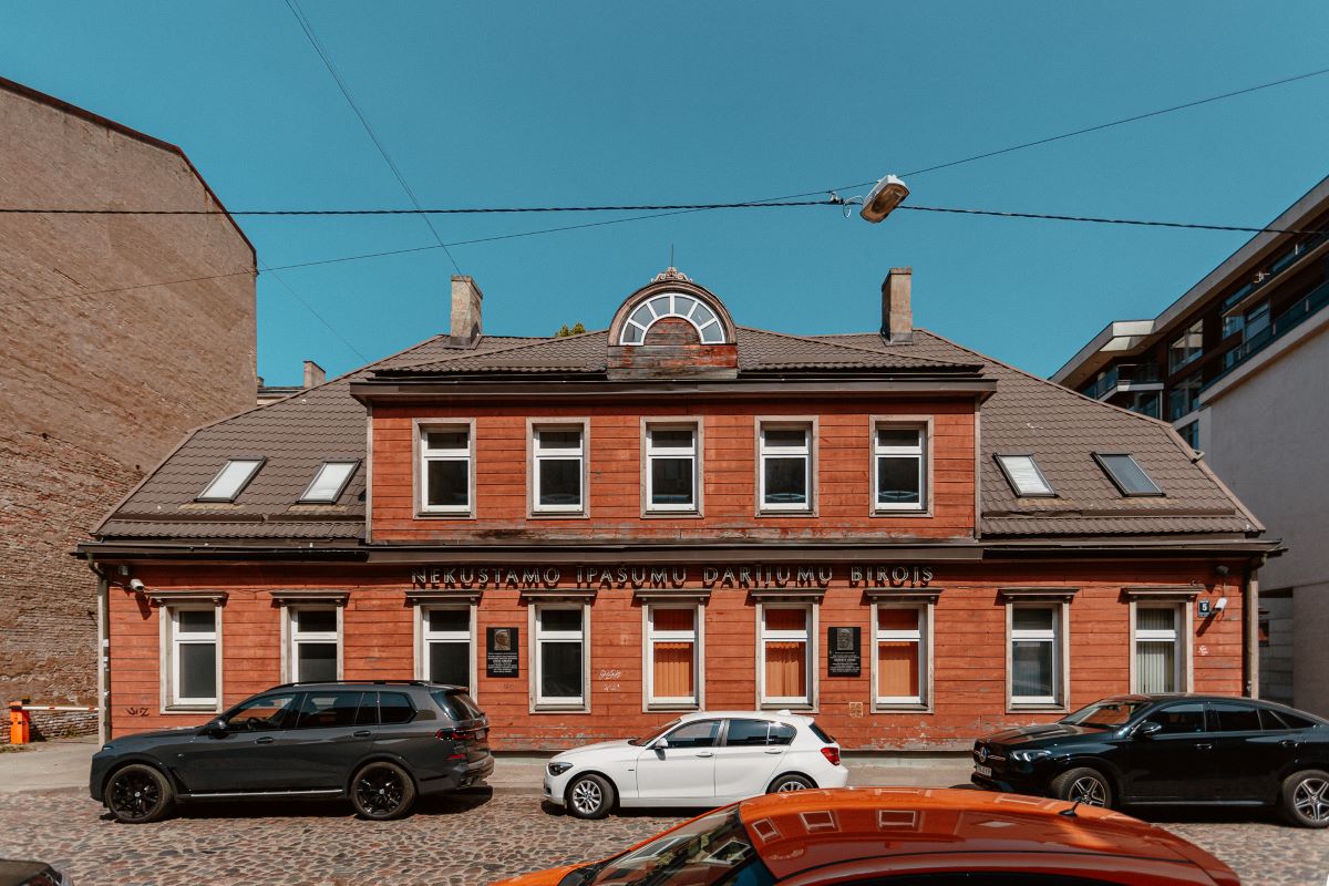 VNĪ izsolē pārdoti divi īpašumi Rīgas vēsturiskajā centrā