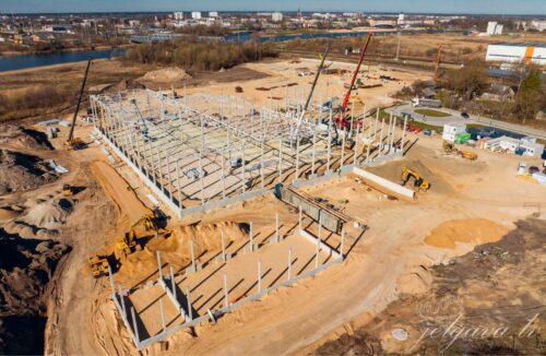 Turpinās intensīvi zirņu proteīna rūpnīcas būvdarbi Jelgavā