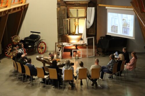 Noslēdzies pirmais praktisko apmācību gads koka logu restaurācijas apguvē