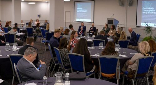 Konferencē spriež par kvartālu atjaunošanas iespējām pilsētvidē