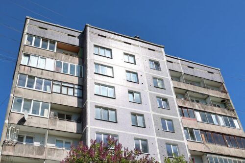 Daudzdzīvokļu ēkā Rīgā renovācijas laikā uzstādīs pilnībā jaunu liftu