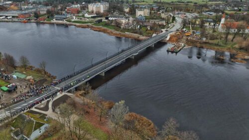 Salacgrīvā jaunais tilts pār Salacu atvērts satiksmei