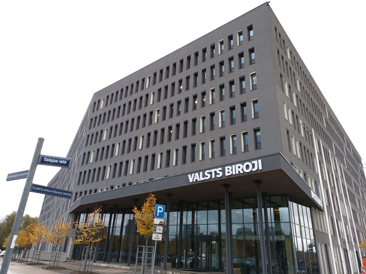 Daļēji pāries uz atjaunojamajiem energoresursiem sešās valsts sektora ēkās